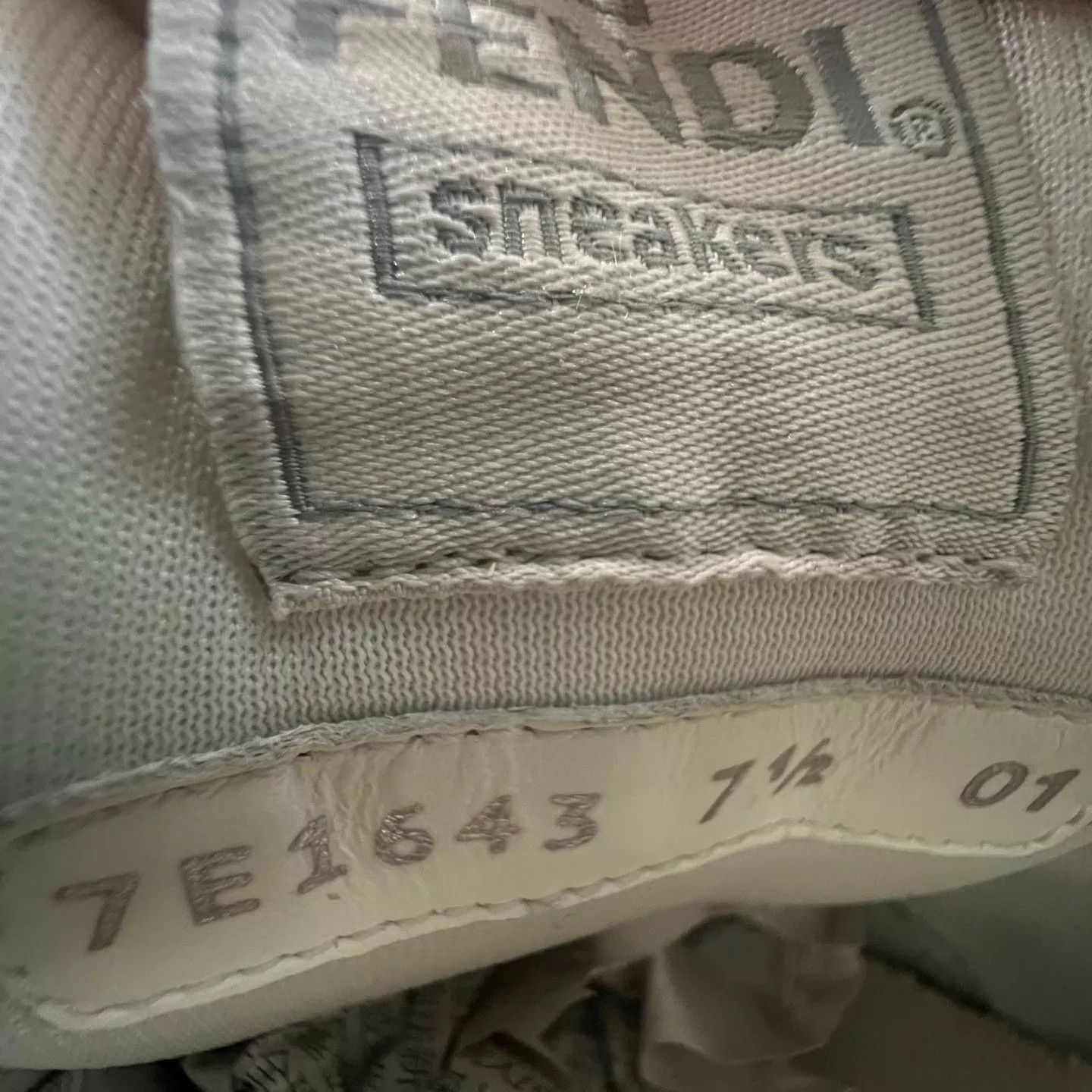 Fendi Fendi Match Off-White US7.5/EU41.5 Near New with box Size US 8.5 / EU 41-42 - 8 Thumbnail