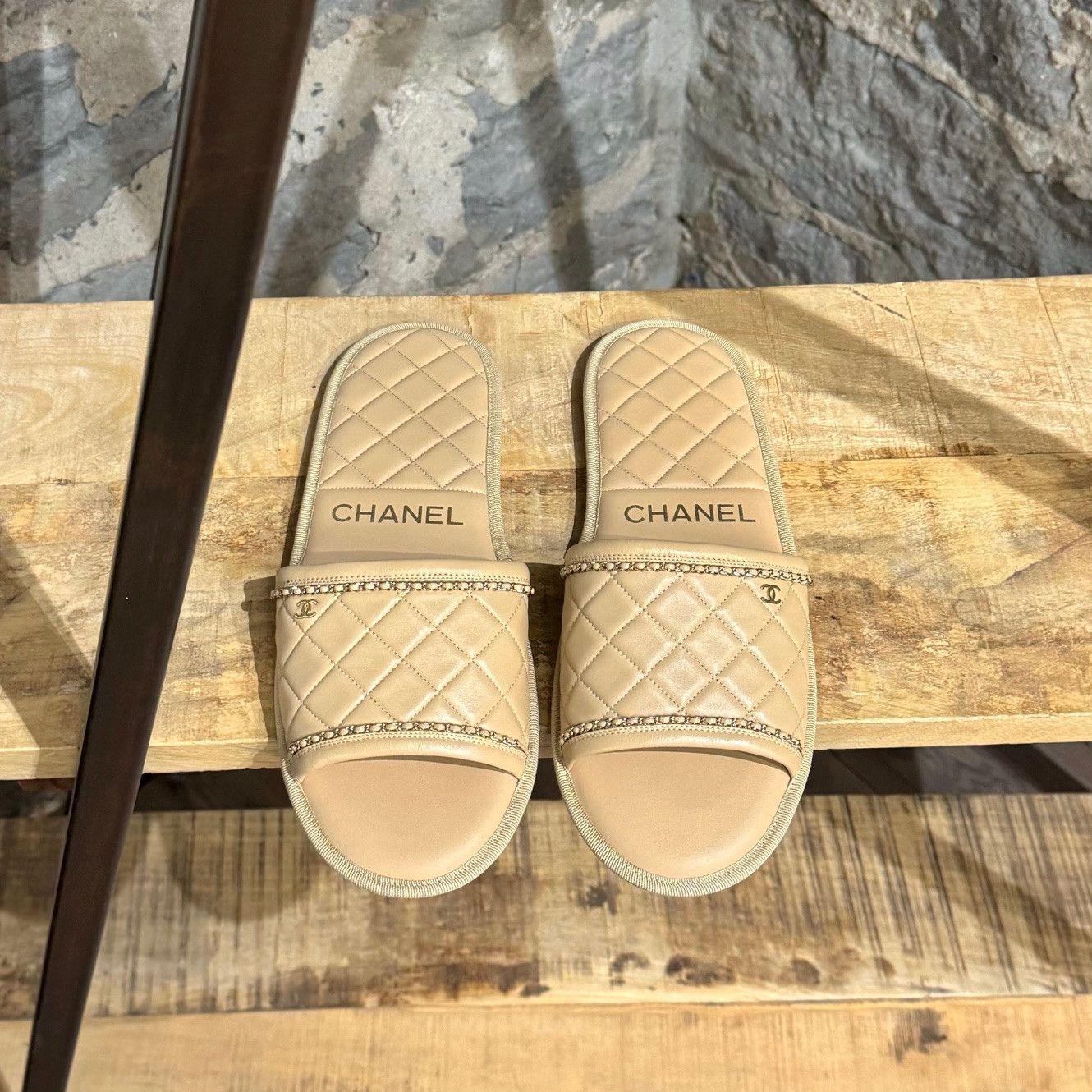 Chanel Chanel Beige Quilted Leather CC Chain Link Slipper Sandals Size US 11 / IT 41 - 2 Thumbnail