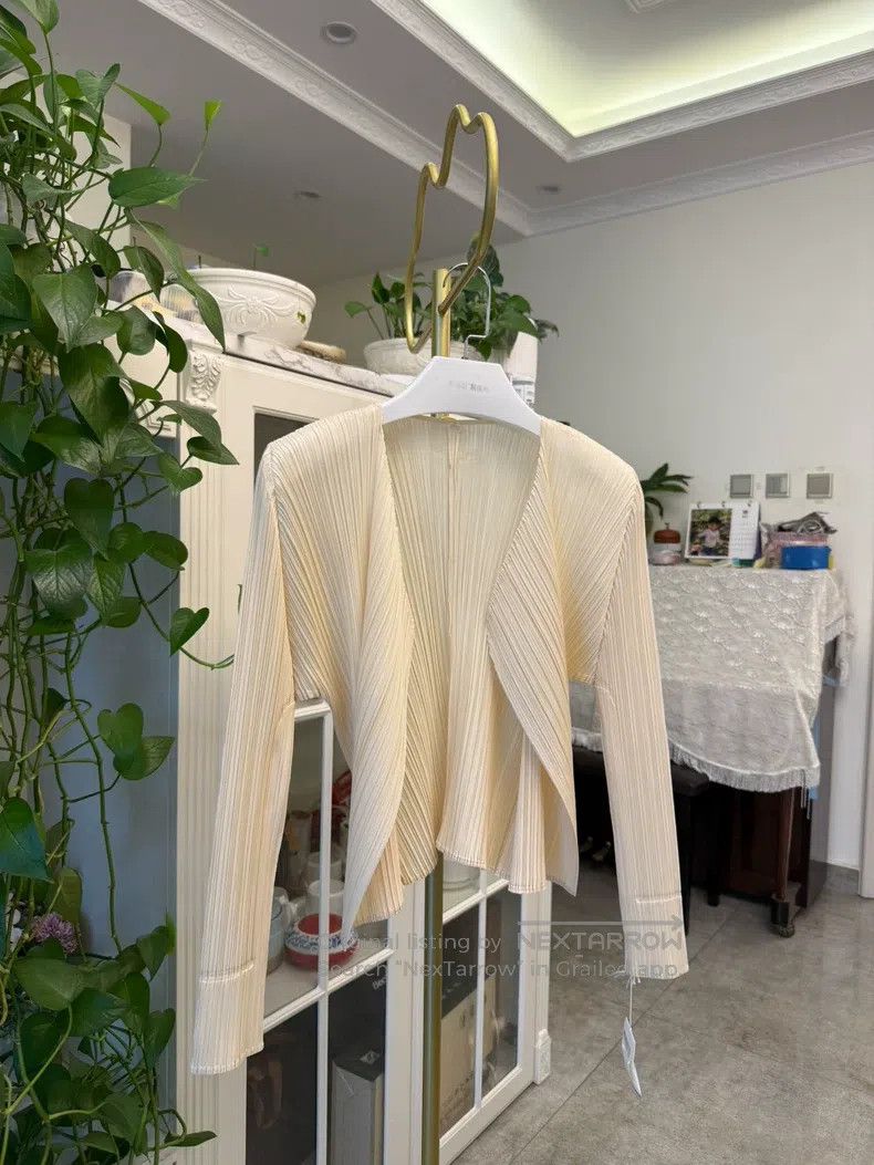 Issey Miyake Issey Miyake Iridescent Beige Cardigan Size L / US 10 / IT 46 - 2 Thumbnail
