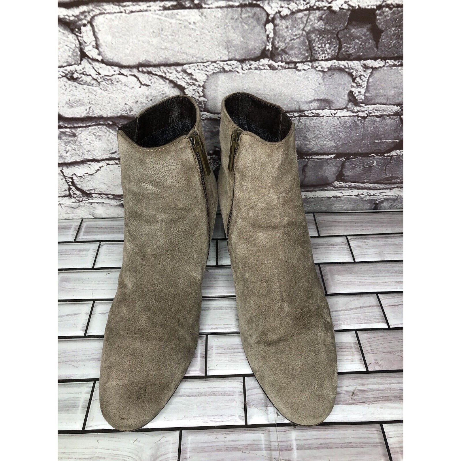 Aquatalia Aquatalia Taupe Suede Leather Side Zip Heel Ankle Booties Wo Size US 10 / IT 40 - 15 Thumbnail