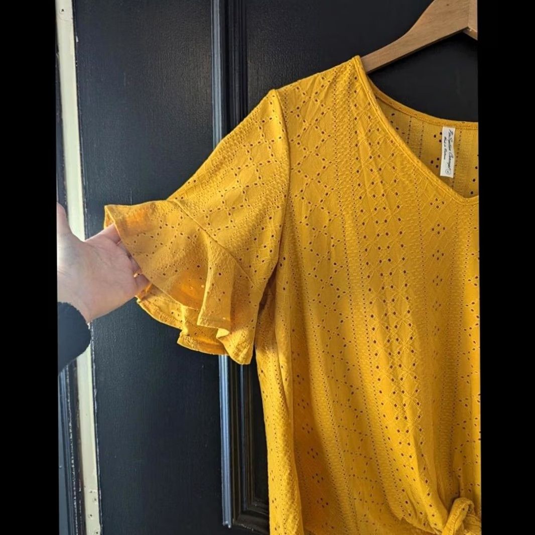 Vintage Perception Concept Blouse Shirt Womens L Yellow Eyelet Flutter Sleeve Tie Front V-Neck Casual Boho Spring Summer Modern Size L / US 10 / IT 46 - 5 Thumbnail