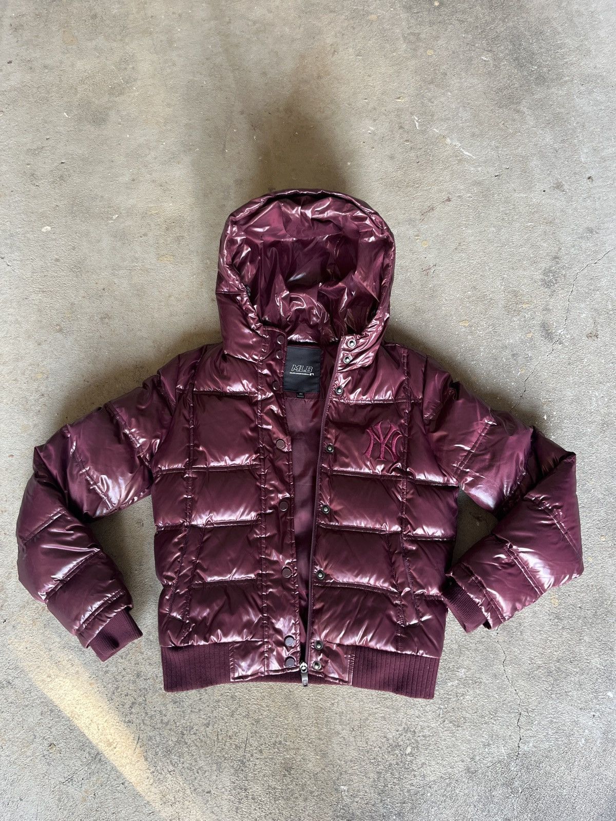 MLB × New York Yankees VINTAGE KOREAN PADDED PUFFER JACKET (85/XS) Size XS / US 0-2 / IT 36-38 - 2 Thumbnail