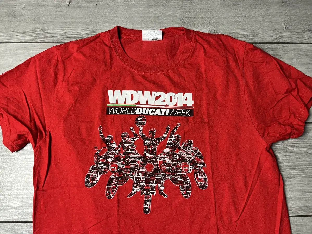Band Tees Ducati racing T-shirt tour size Medium Size US M / EU 48-50 / 2 - 3 Thumbnail