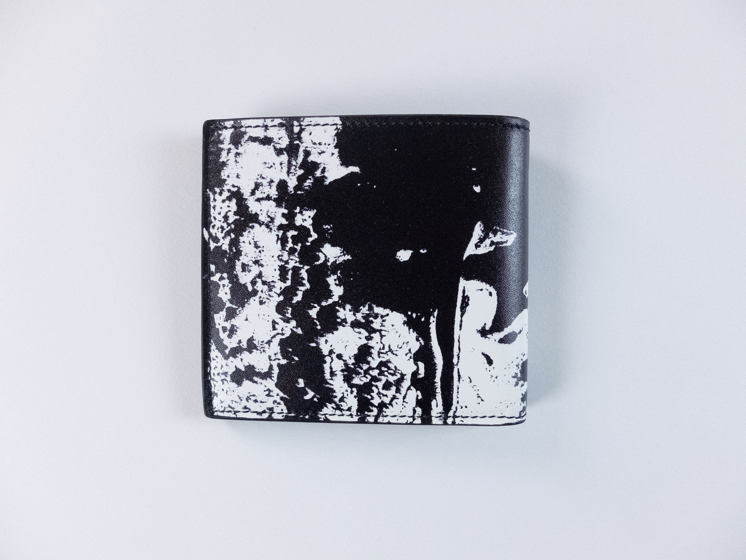 Alexander McQueen ALEXANDER MCQUEEN black & white graffiti logo leather wallet Size ONE SIZE - 2 Thumbnail