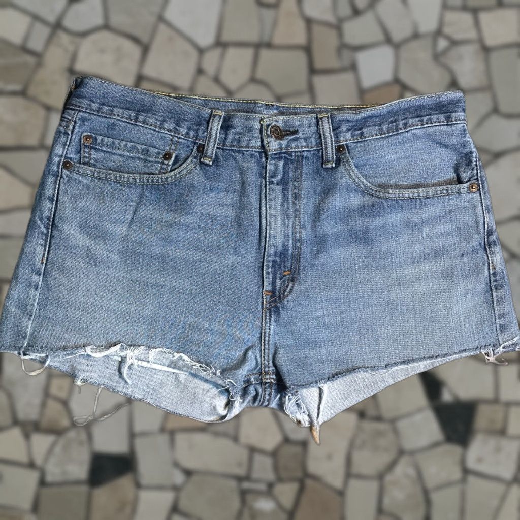 Levi's VINTAGE Levi's 505 Womens Cut Off Jeans Denim Faded Light Blue Shorts Waist 34” Frayed Size 24" / US 00 / IT 34 - 1 Thumbnail