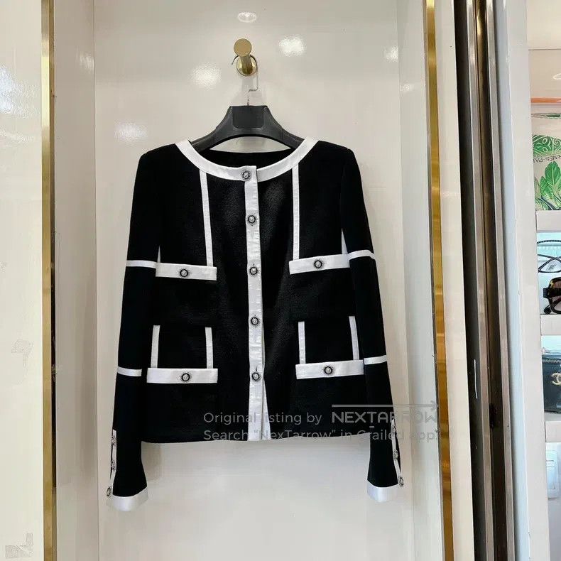 Chanel Chanel 20A four-pocket black and white jacket Size XS / US 0-2 / IT 36-38 - 1 Thumbnail