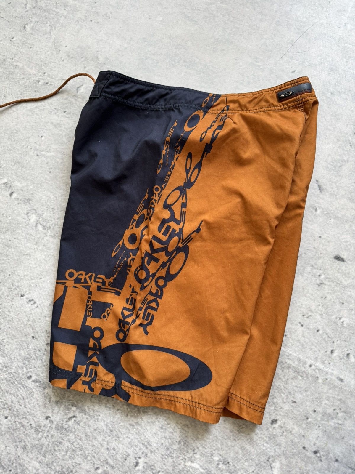 Oakley × Vintage Oakley vintage shirts swim 00s surf Size US 33 - 1 Thumbnail