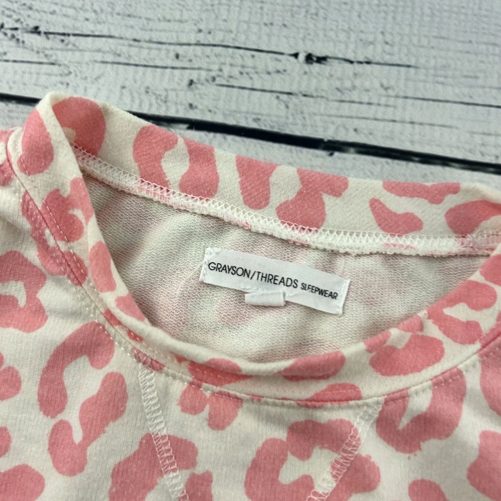 Vintage Grayson Threads Sleep Shorts Long Sleeve Sleep Set Women's M Pink Shirt Shorts Sleepwear Set Womens M Pink Size M / US 6-8 / IT 42-44 - 2 Thumbnail