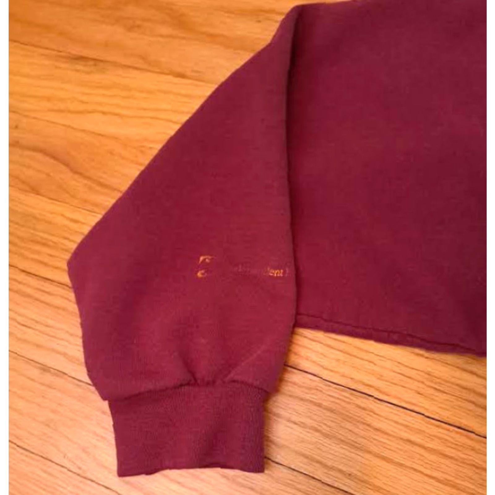 Jerzees CENTRAL MICHIGAN UNIVERSITY Chippawas Sweatshirt Jerzees M Burgundy Crew Neck Long Sleeve Pullover Men 90s University Canvas Fabric Regular Size M Size US M / EU 48-50 / 2 - 2 Thumbnail