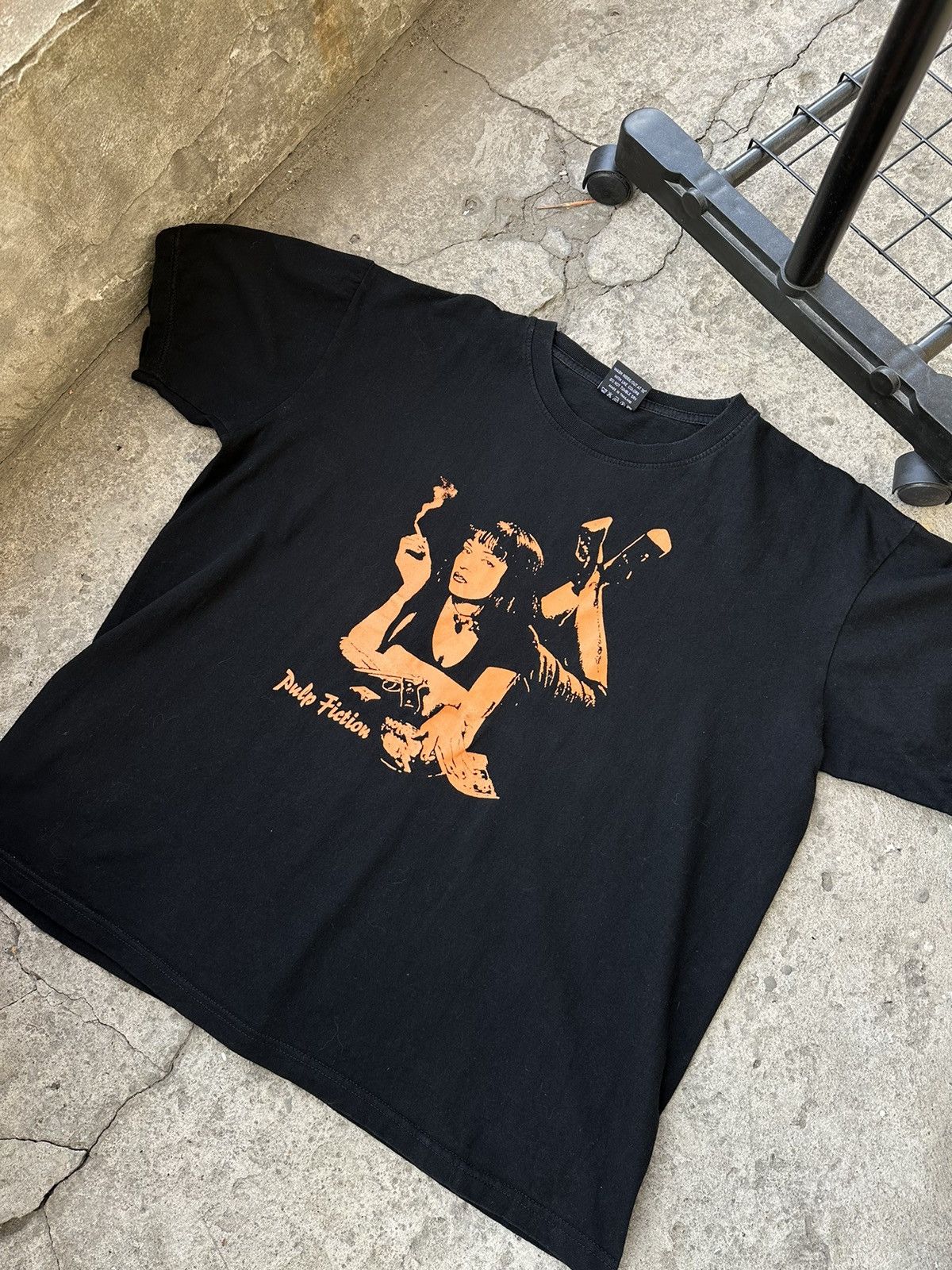 Vintage Vintage Pulp fiction tshirt iconic movie tee Size US L / EU 52-54 / 3 - 6 Thumbnail