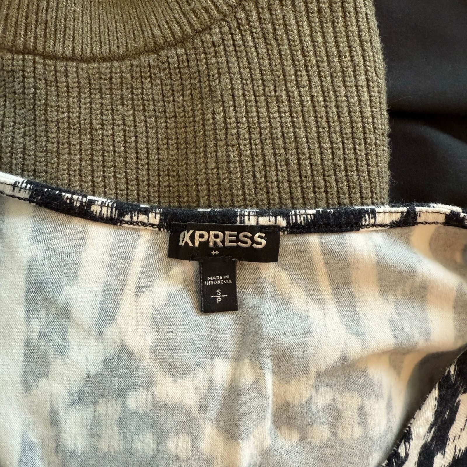 Express Express Tribal Pattern Cropped Muscle Shirt, Sz S Size S / US 4 / IT 40 - 3 Thumbnail