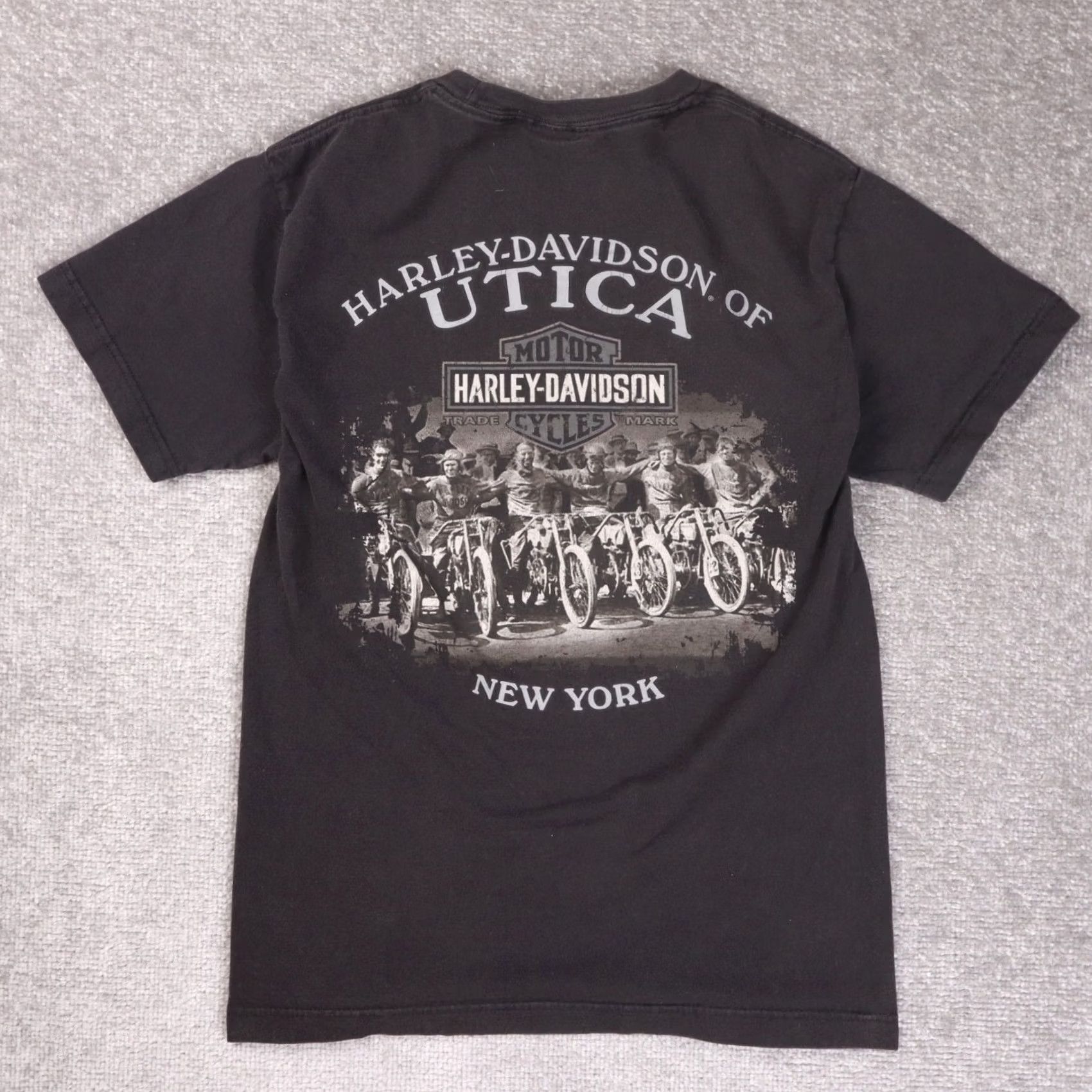 Harley Davidson VINTAGE Harley-Davidson Motorcycles Utica Eagle Black Small Short Sleeve T-Shirt Mens Size US S / EU 44-46 / 1 - 2 Thumbnail