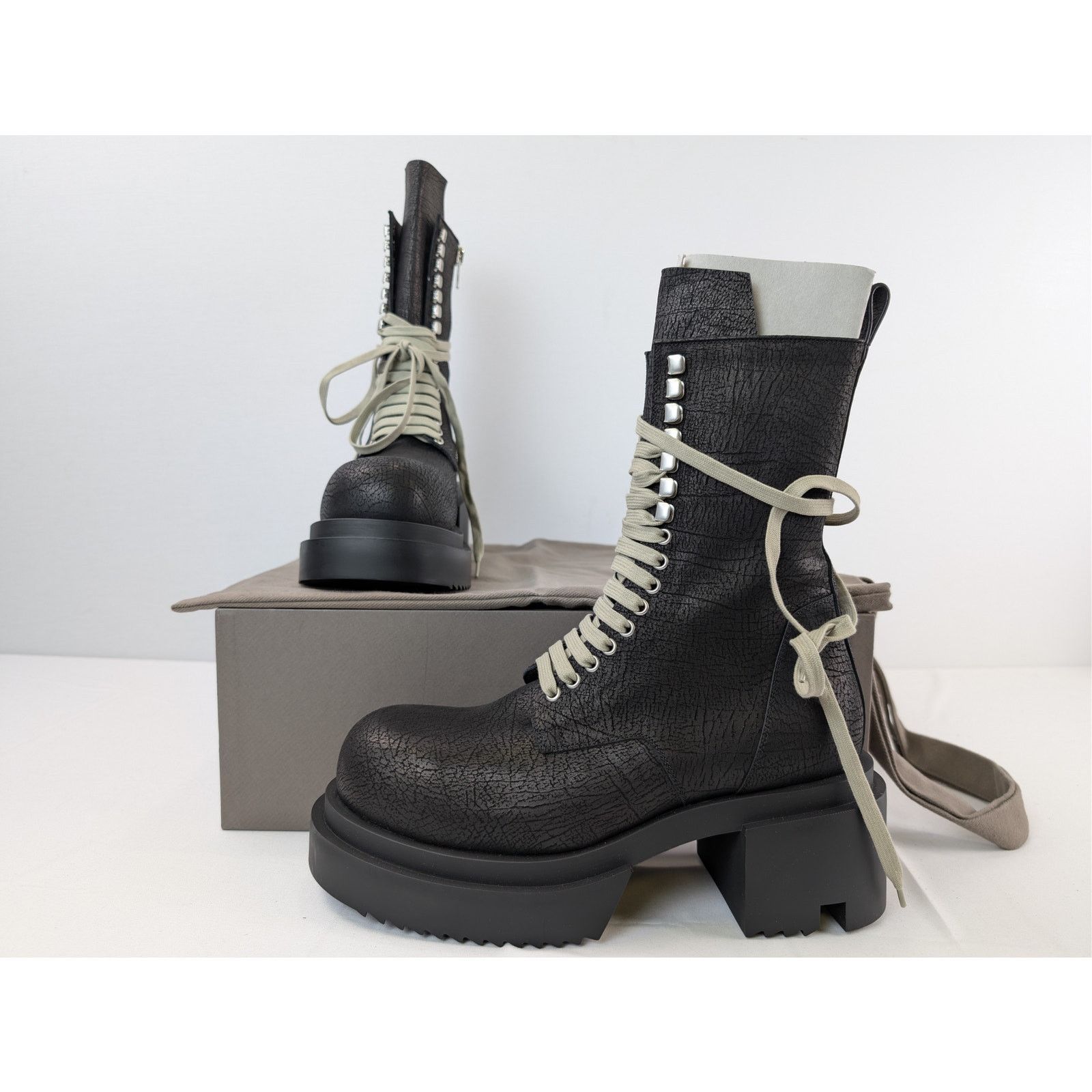 Rick Owens o1rshd1 Lace-up Bogun leather boot with a platform sole Size US 10 / EU 43 - 21 Thumbnail