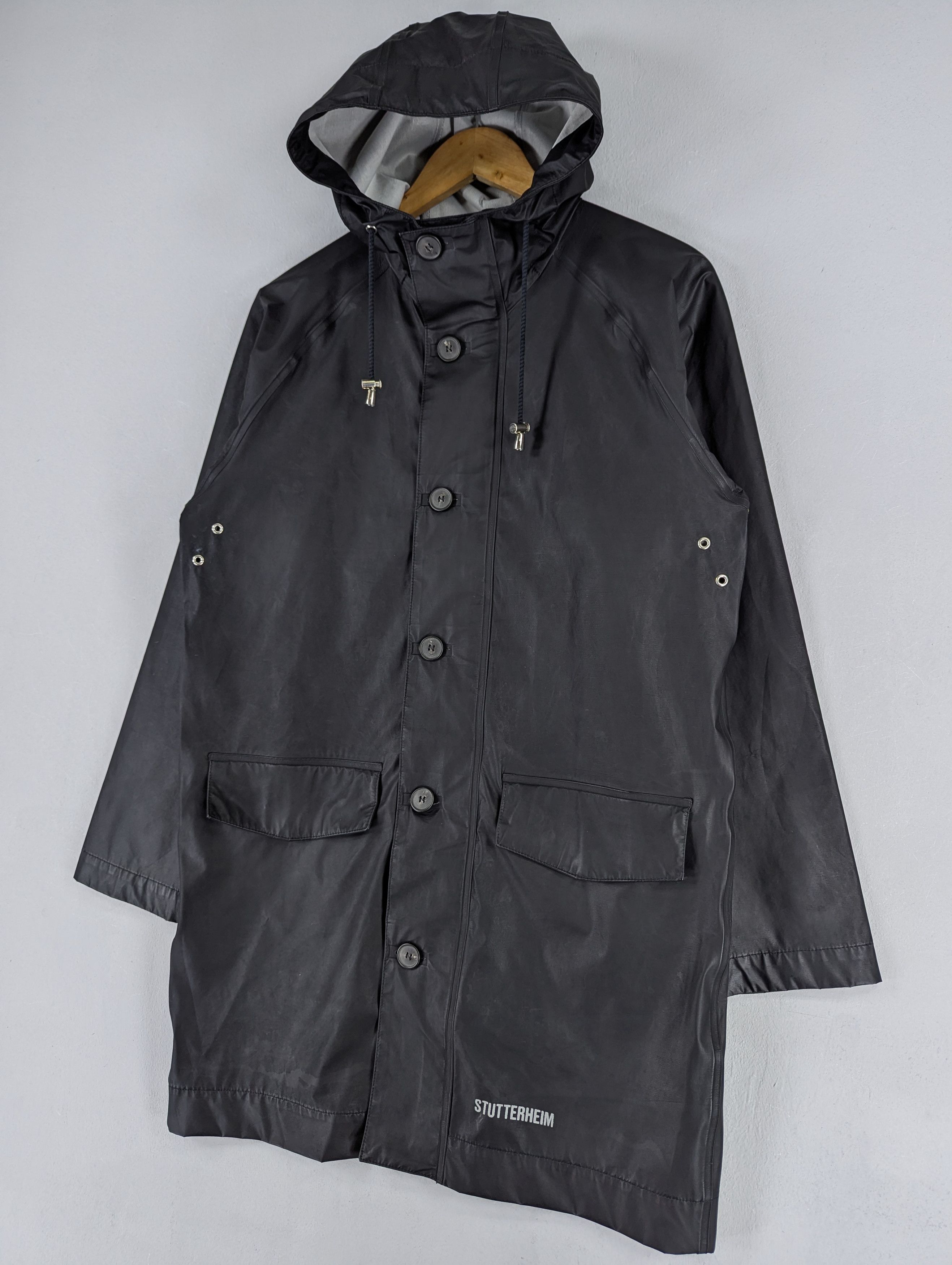 Stutterheim Men's Black Stutterheim Hoodie Long Raincoat Jacket XXS Size US XXS / EU 40 - 2 Thumbnail