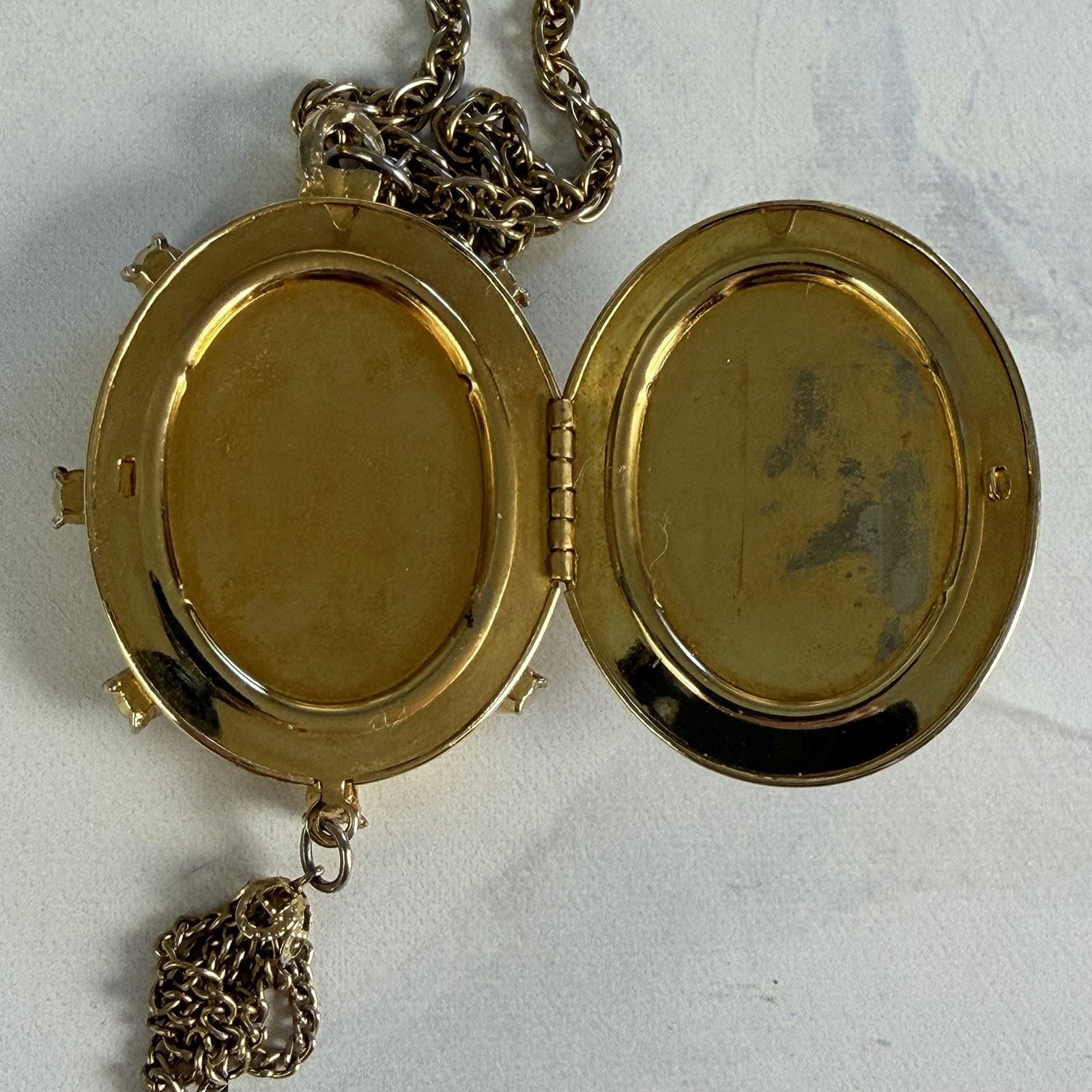 Other 1970s Victorian-Style Lovebirds Porcelain Photo Locket 17" Size ONE SIZE - 6 Thumbnail