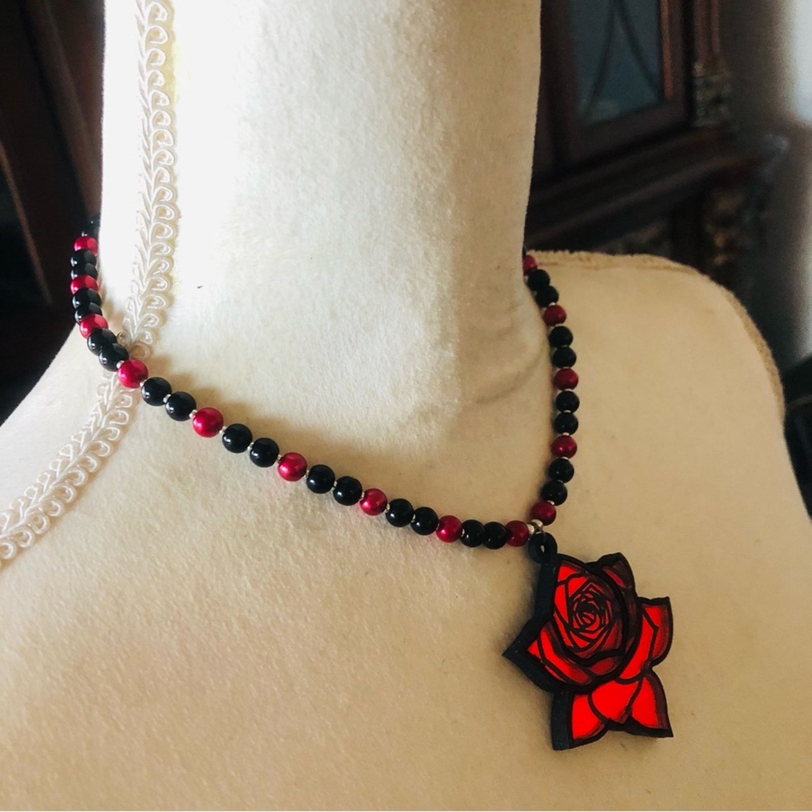 Handmade Handcrafted repurpose large textured rose Pearl necklace Size ONE SIZE - 3 Thumbnail