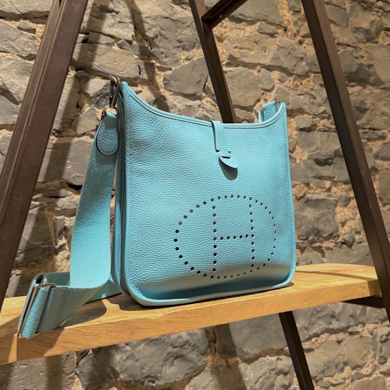 Hermes Hermès 2015 Bleu Atoll Clemence Evelyne III Crossbody Bag Size ONE SIZE - 2 Thumbnail