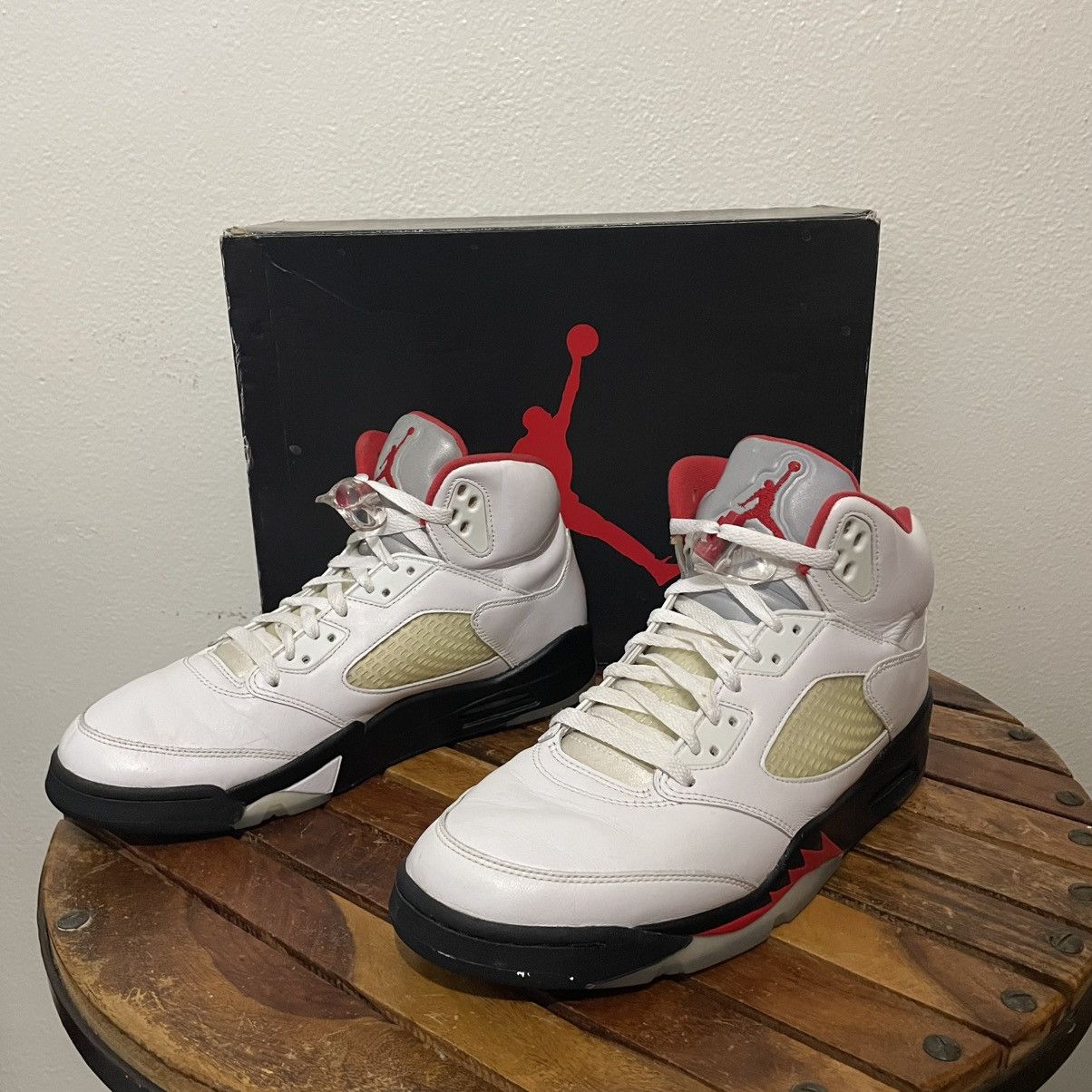 Jordan Brand × Nike Nike Air Jordan 5 Retro Fire Red Silver Tongue Mens Size 11 Size US 11 / EU 44 - 5 Thumbnail
