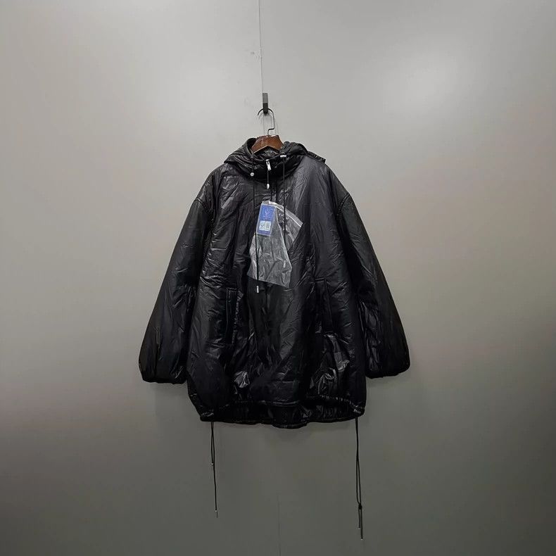 Saint Laurent Paris saint Laurent parisBlack Drawstring Hooded Down Jacket 250 Size XS / US 0-2 / IT 36-38 - 1 Thumbnail