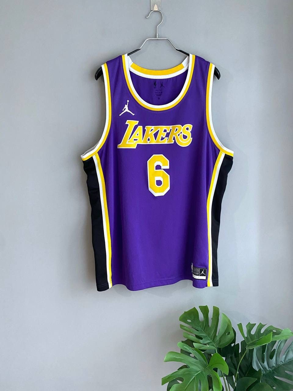 Jordan Brand NBA Basketball Jersey LA Lakers #6 JAMES, XXL, CV9481-513 Size US XXL / EU 58 / 5 - 1 Thumbnail