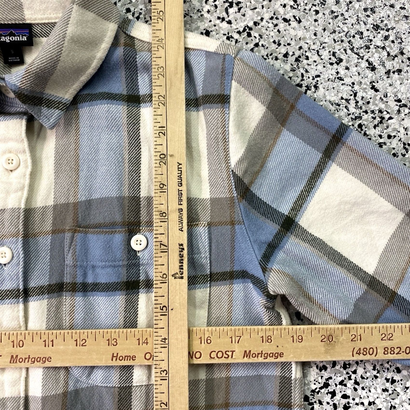 Patagonia Patagonia Shirt Mens Small Blue White Plaid Organic Cotton Flannel Button Up Size US S / EU 44-46 / 1 - 2 Thumbnail