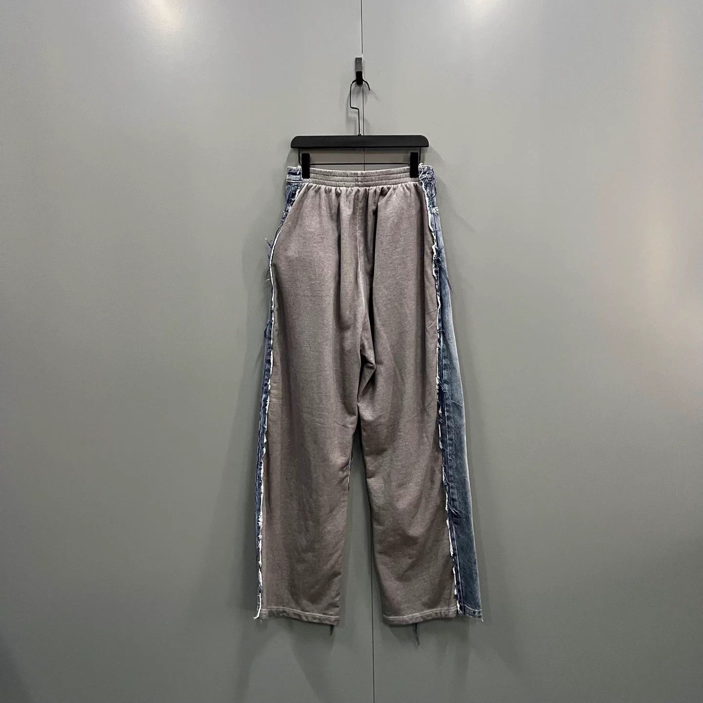 Balenciaga Balenciaga Patchwork Distressed Wide Leg Jeans XS Size 25" / US 0 / IT 36 - 2 Thumbnail