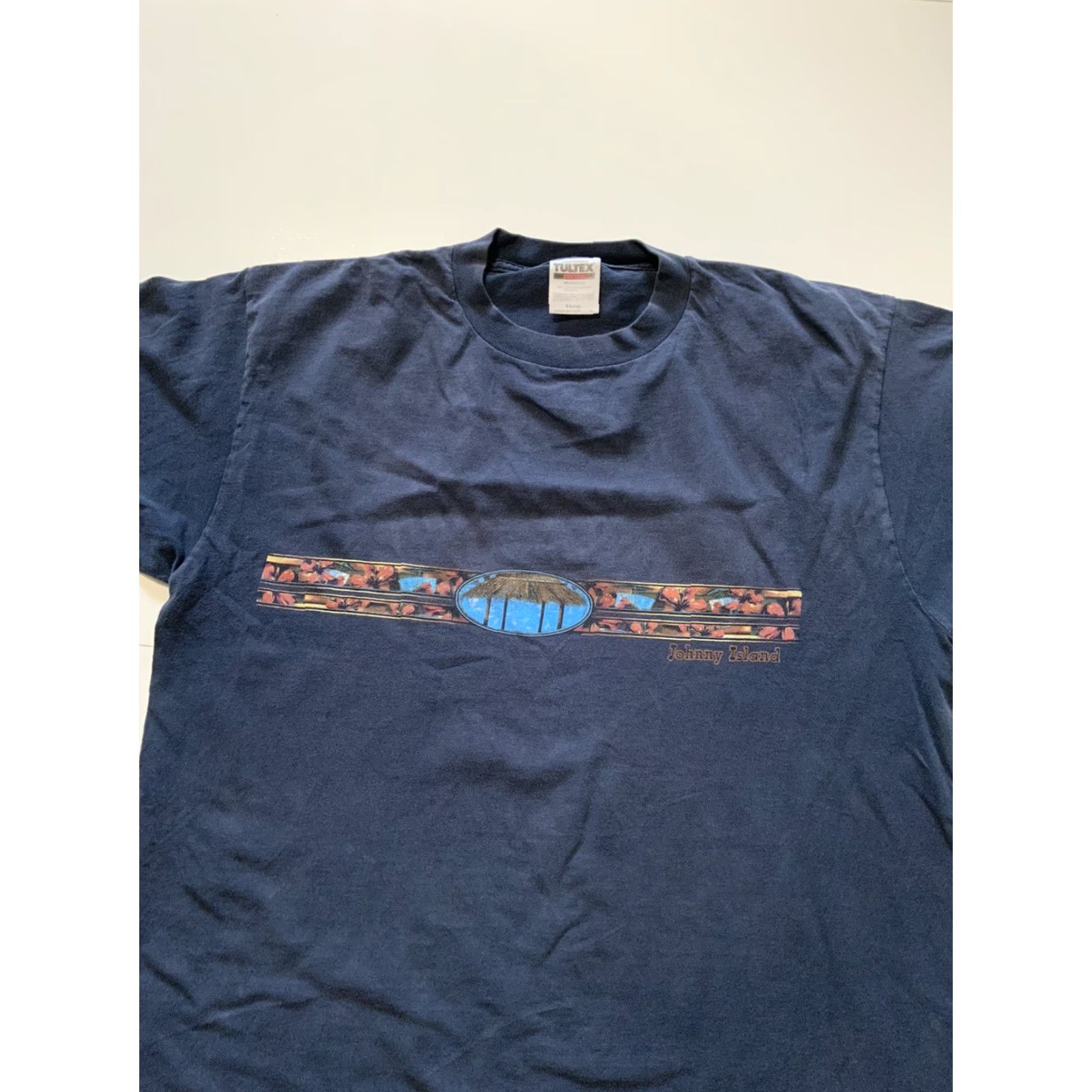 Tultex VINTAGE 90s Tultex Cotton Johnny Island Floral Surf Navy Blue T-Shirt XL Size US XL / EU 56 / 4 - 3 Thumbnail