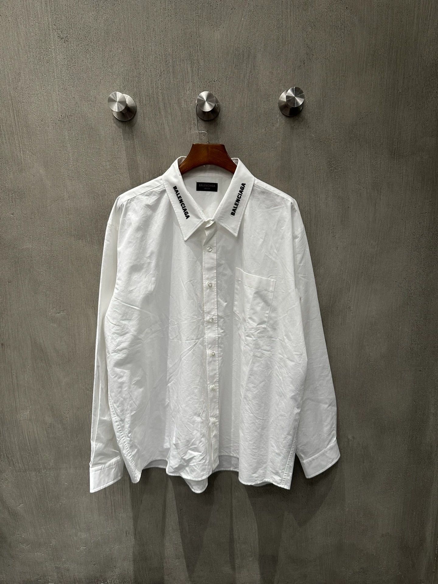 Balenciaga Balenciaga SS24 Oversized Logo White Shirt - dmc Size US XXS / EU 40 - 1 Thumbnail