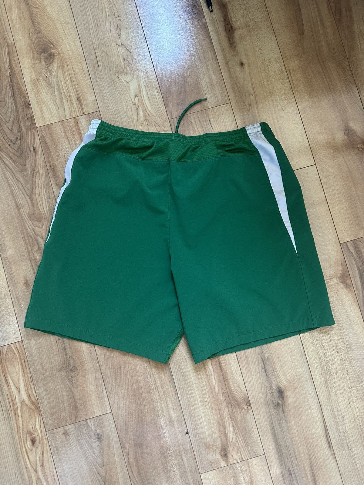 Nike green nike shorts Size US 32 / EU 48 - 2 Thumbnail