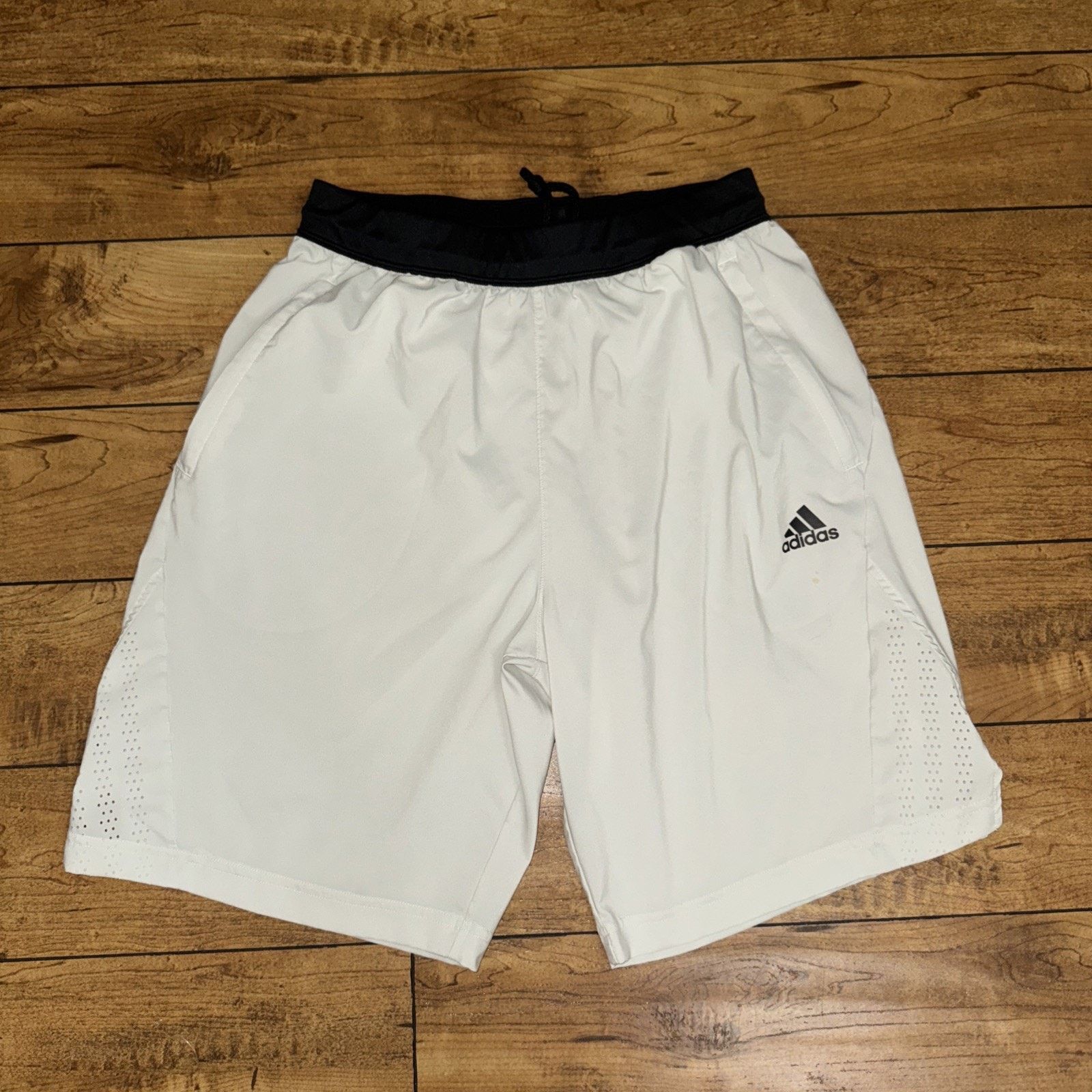 Adidas Adidas Athletic Shorts White Medium Size US 30 / EU 46 - 1 Thumbnail