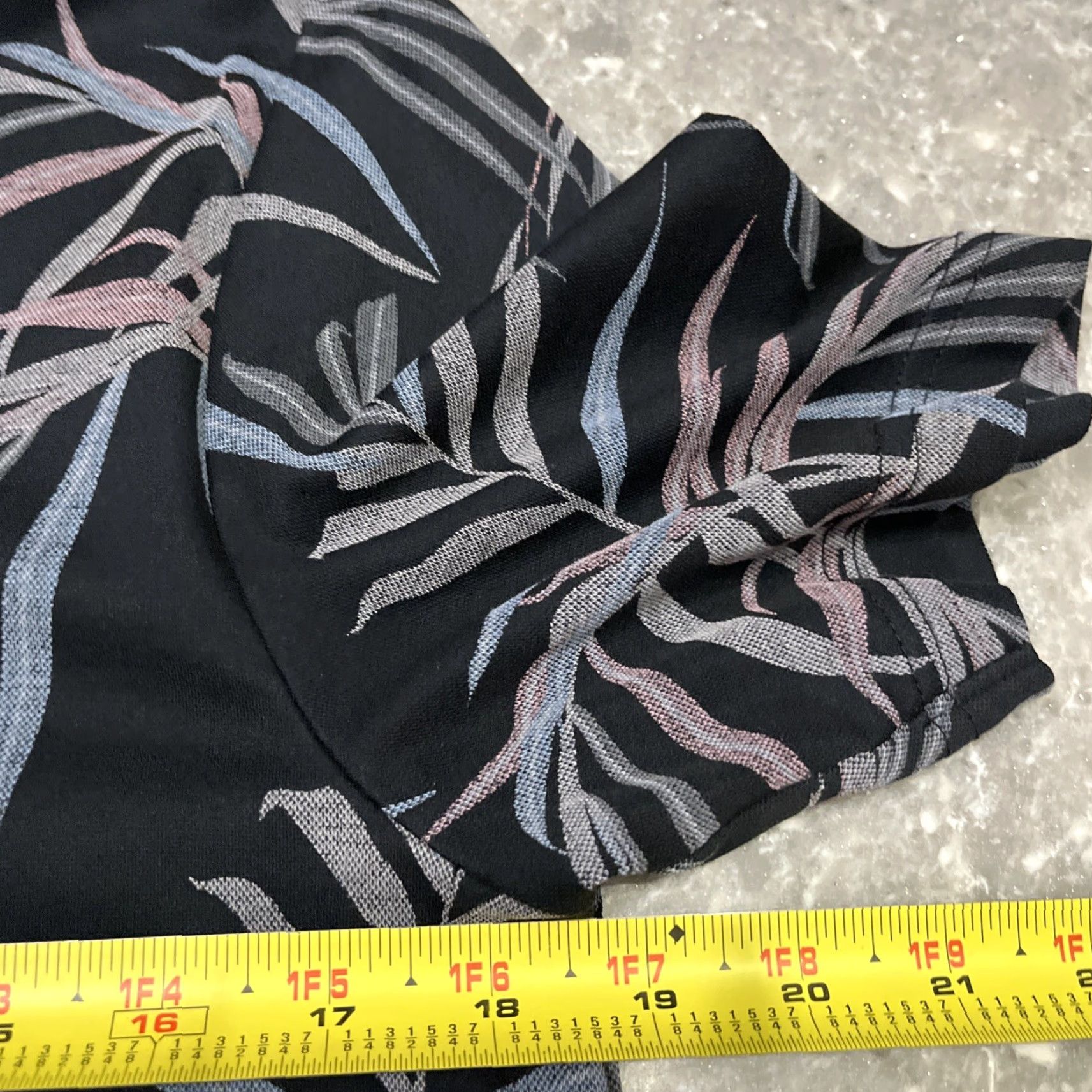 TravisMathew Travis Mathew Polo Shirt Mens Regular Short Sleeve Floral Black Gray Hawaiian Golf Shirt Size US M / EU 48-50 / 2 - 4 Thumbnail