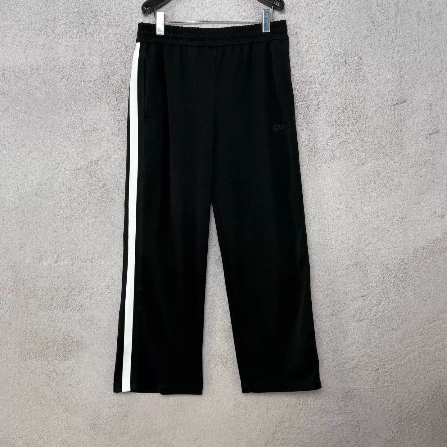 Gucci Black Wide-Leg Sweatpants with White Side Stripe Size 34 Size US 34 / EU 50 - 1 Thumbnail