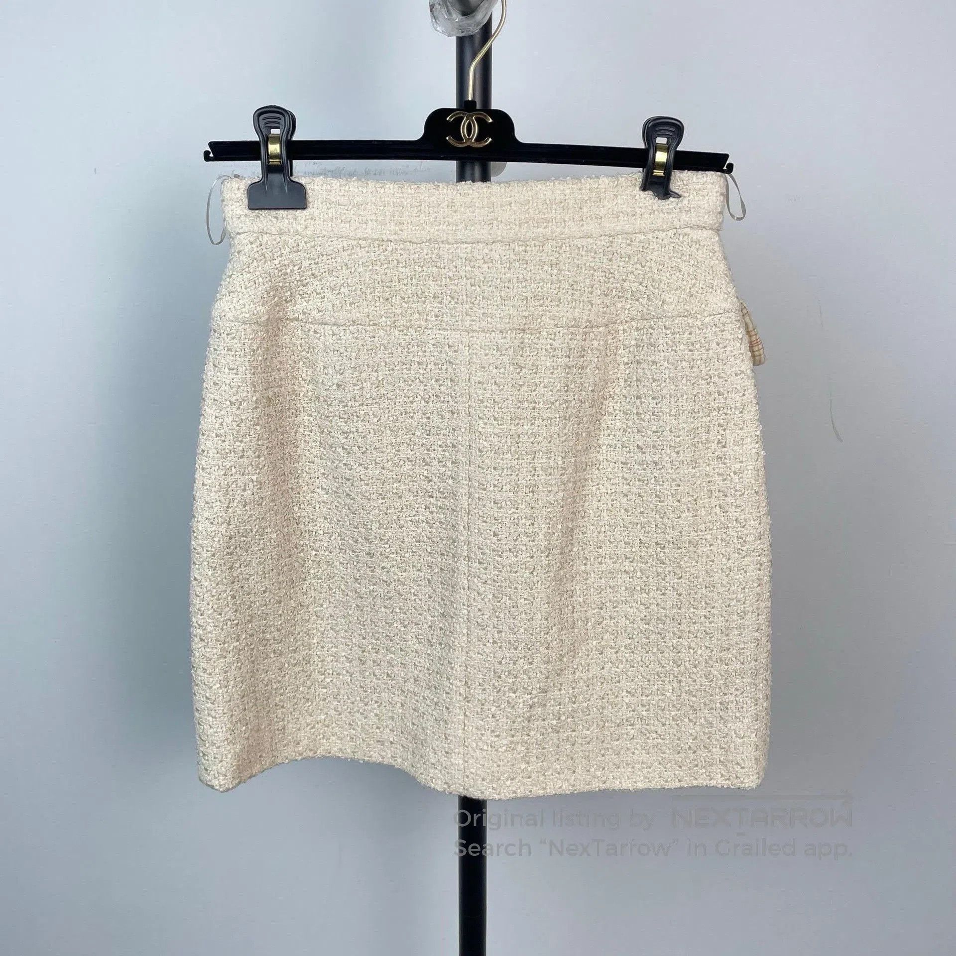 Chanel Chanel Ivory Woven Two-Pocket Short Skirt. Size 35" - 2 Thumbnail