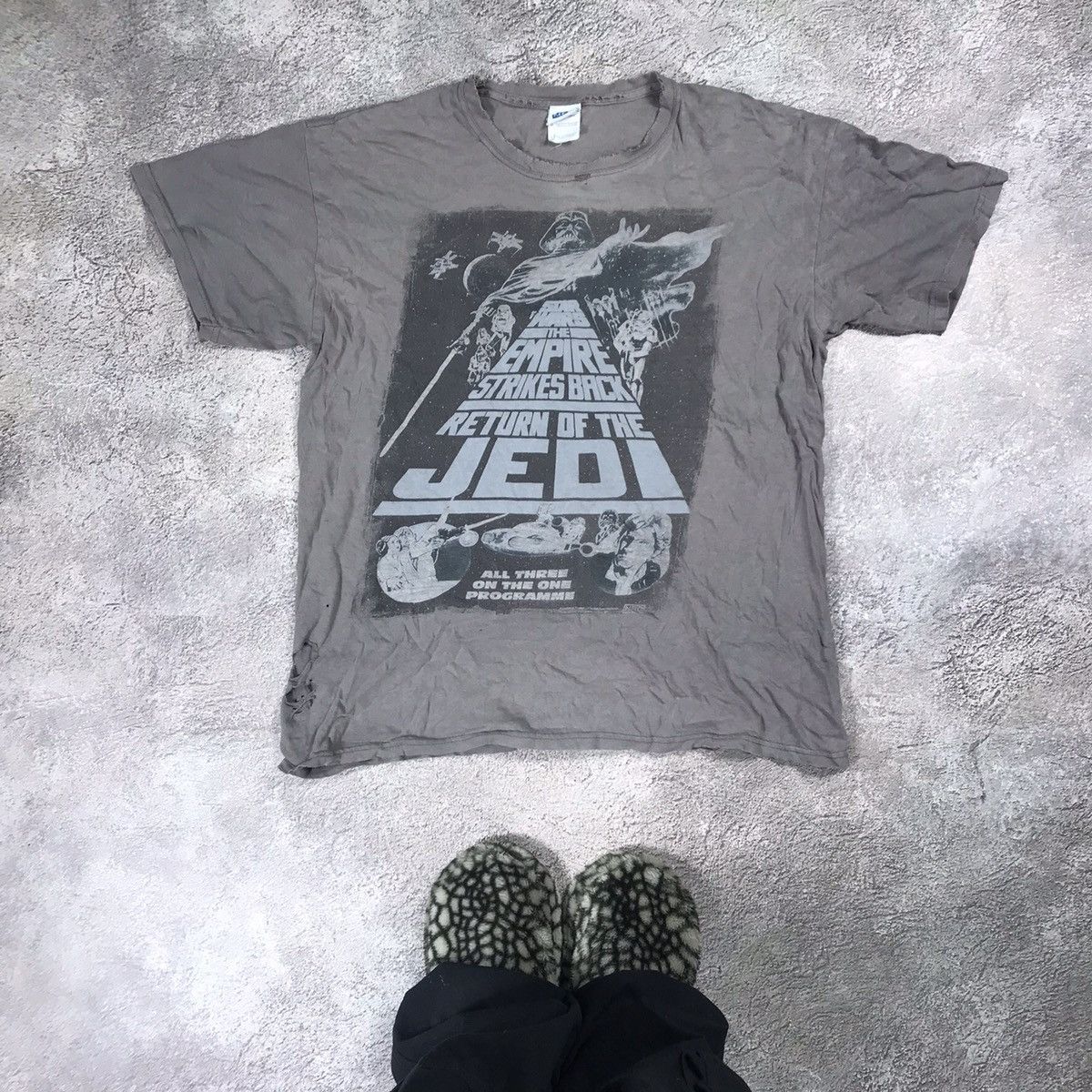Vintage Vintage 90s Star Wars Graphic Tee Sun Faded Grunge Tapered L Size US L / EU 52-54 / 3 - 1 Thumbnail