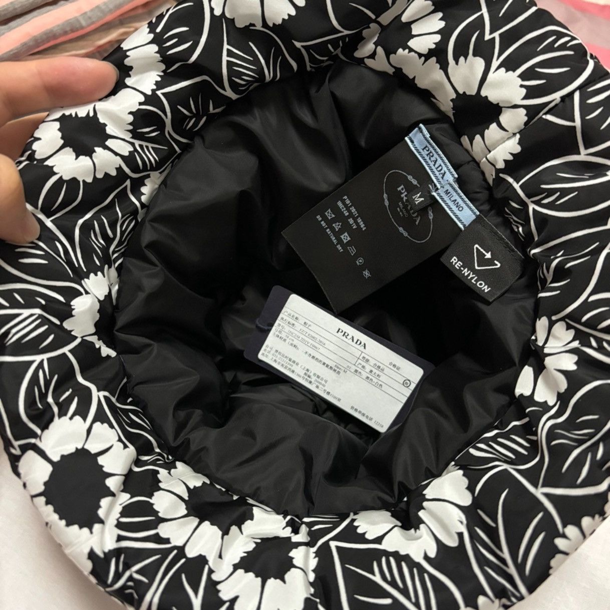 Prada Printed Nylon Bucket Hat Size ONE SIZE - 9 Thumbnail