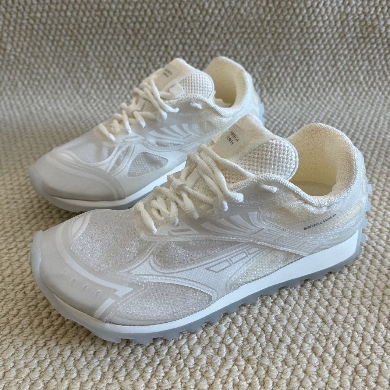 Bottega Veneta Bottega Veneta White Lowtop Sneakers us_8-5 Women Size US 8.5 / IT 38.5 - 1 Thumbnail