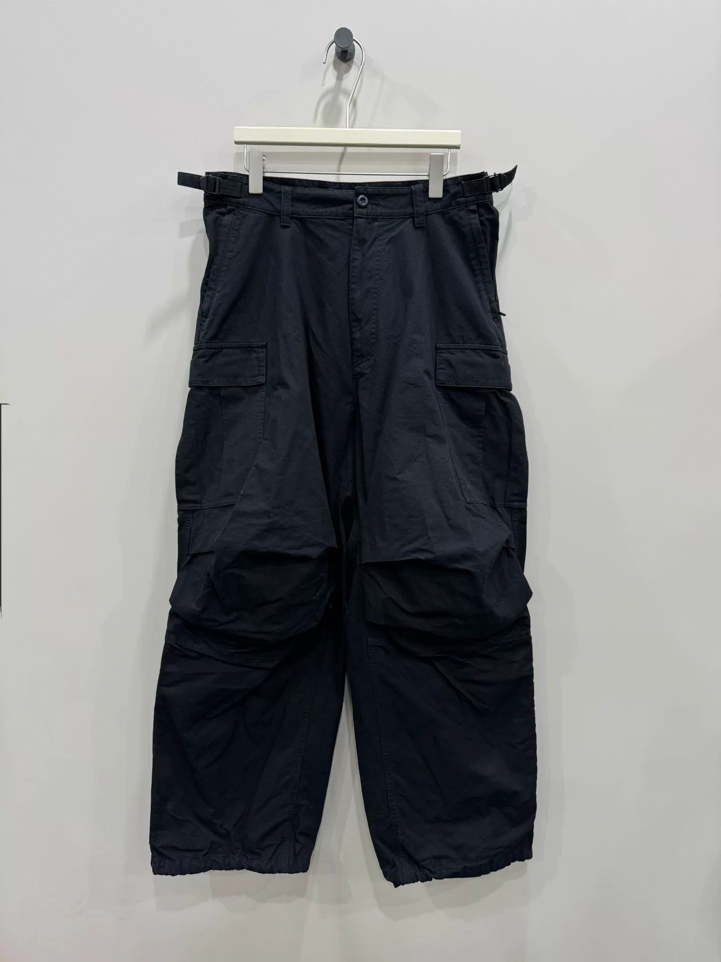 Balenciaga balenciaga pulled cargo stacked work pants Size US 38 / EU 54 - 1 Thumbnail