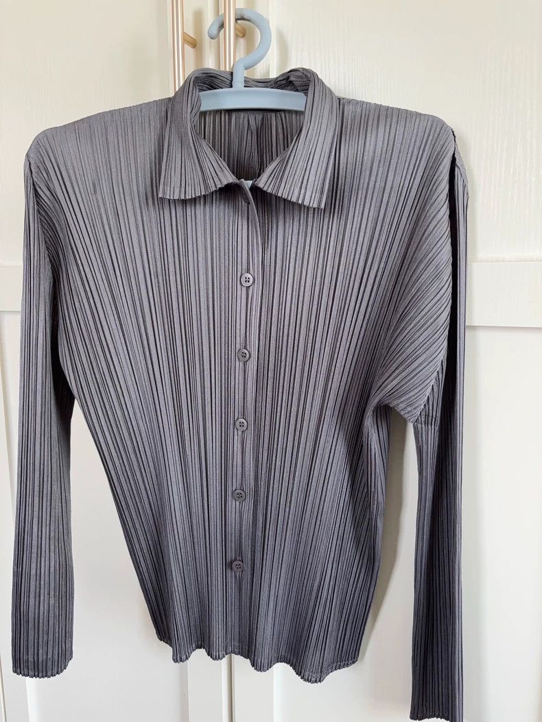 Issey Miyake Issey Miyake Grey pleated shirt Size M / US 6-8 / IT 42-44 - 1 Thumbnail