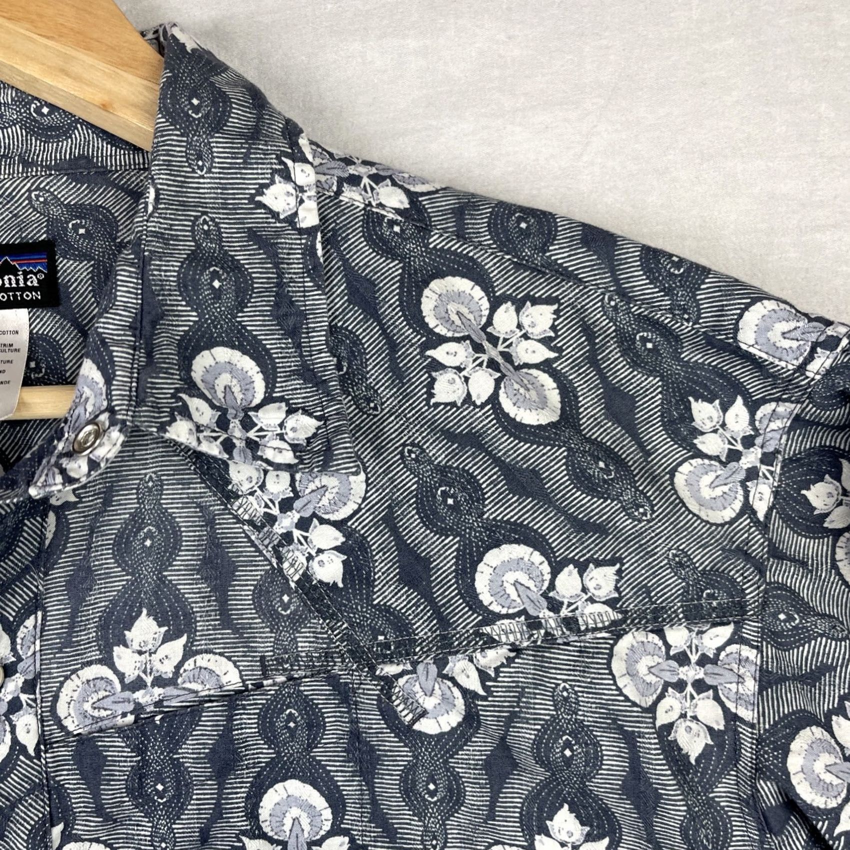 Patagonia VINTAGE Patagonia Rhythm Shirt Mens L Blue White Western Pearl Snap Cowboy Shirt Size US L / EU 52-54 / 3 - 7 Thumbnail