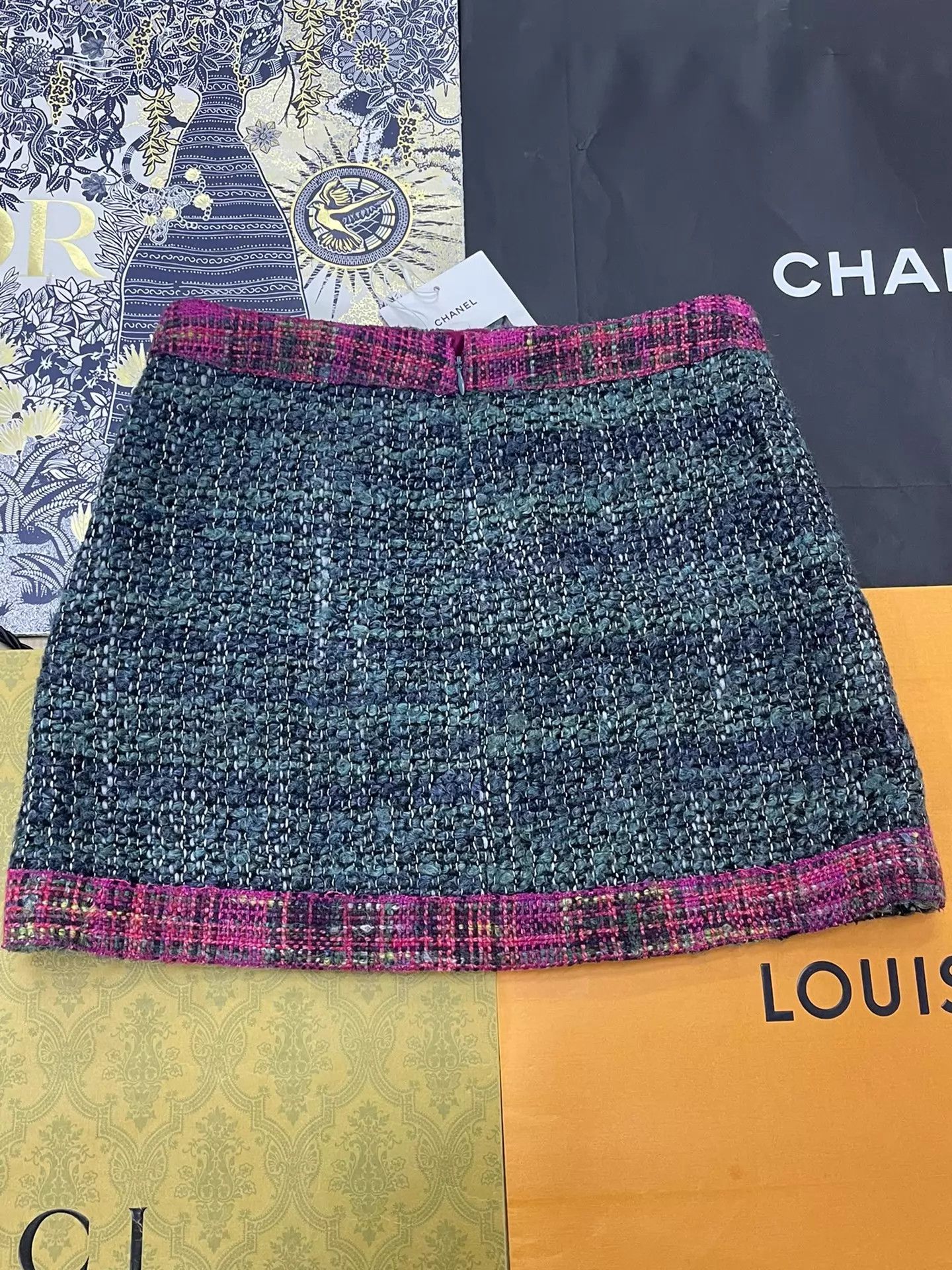 Chanel Chanel Women's Color Blocked Tweed Skirt Size 38 New Size 27" / US 4 / IT 40 - 3 Thumbnail