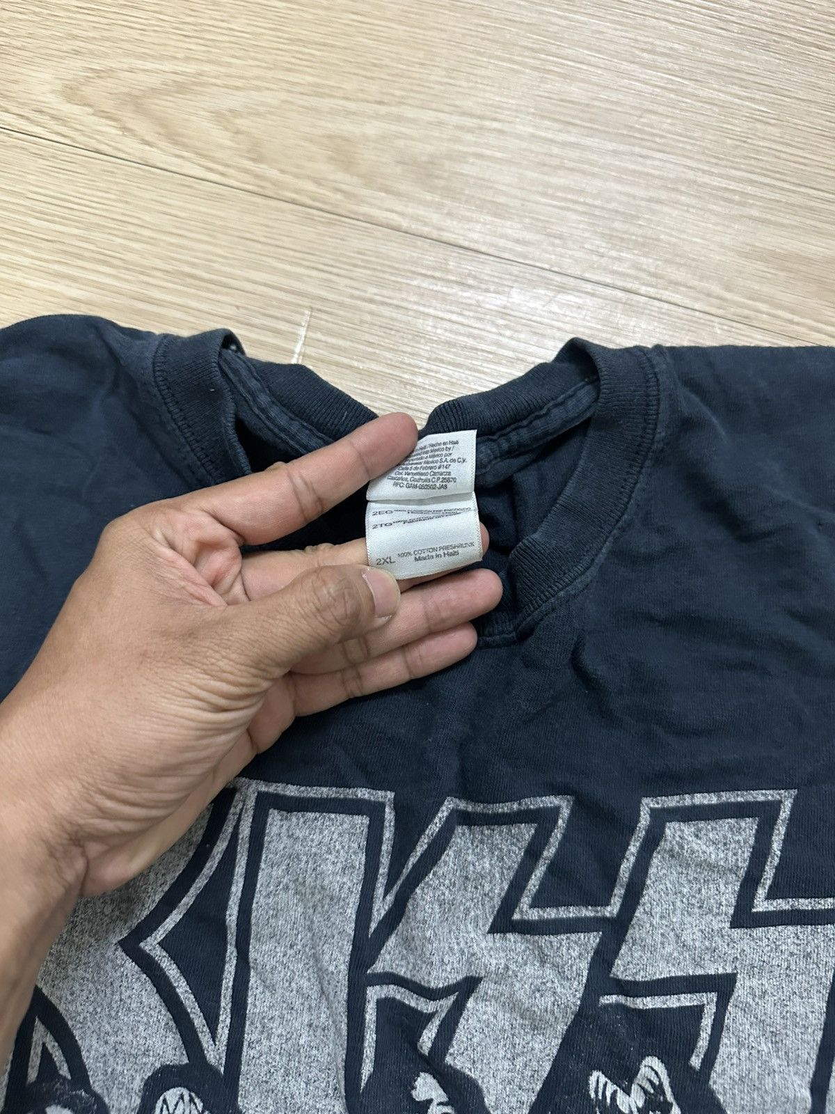 Band Tees × Vintage Rare And Beautiful Vintage Kiss Dressed To Kill Band Tee Size US XXL / EU 58 / 5 - 5 Thumbnail