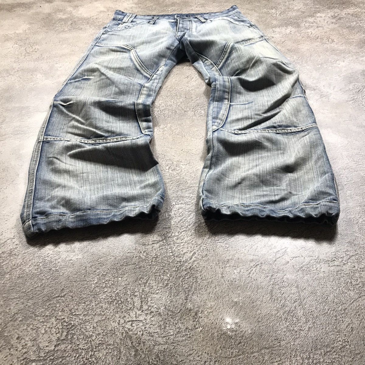 Vintage Vintage 90s Distressed Baggy Jeans Grunge Thrashed Denim 33 Size US 33 - 1 Thumbnail