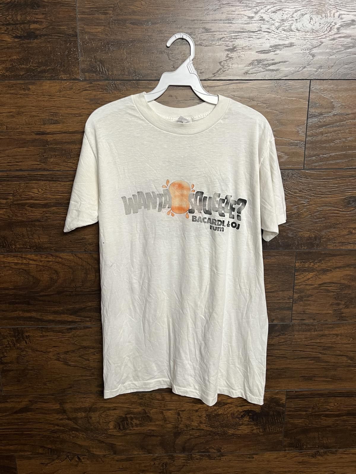 Designer VTG The Bacardi Squeeze T-shirt Bacard Rum & OJ XL Size US XL / EU 56 / 4 - 1 Thumbnail