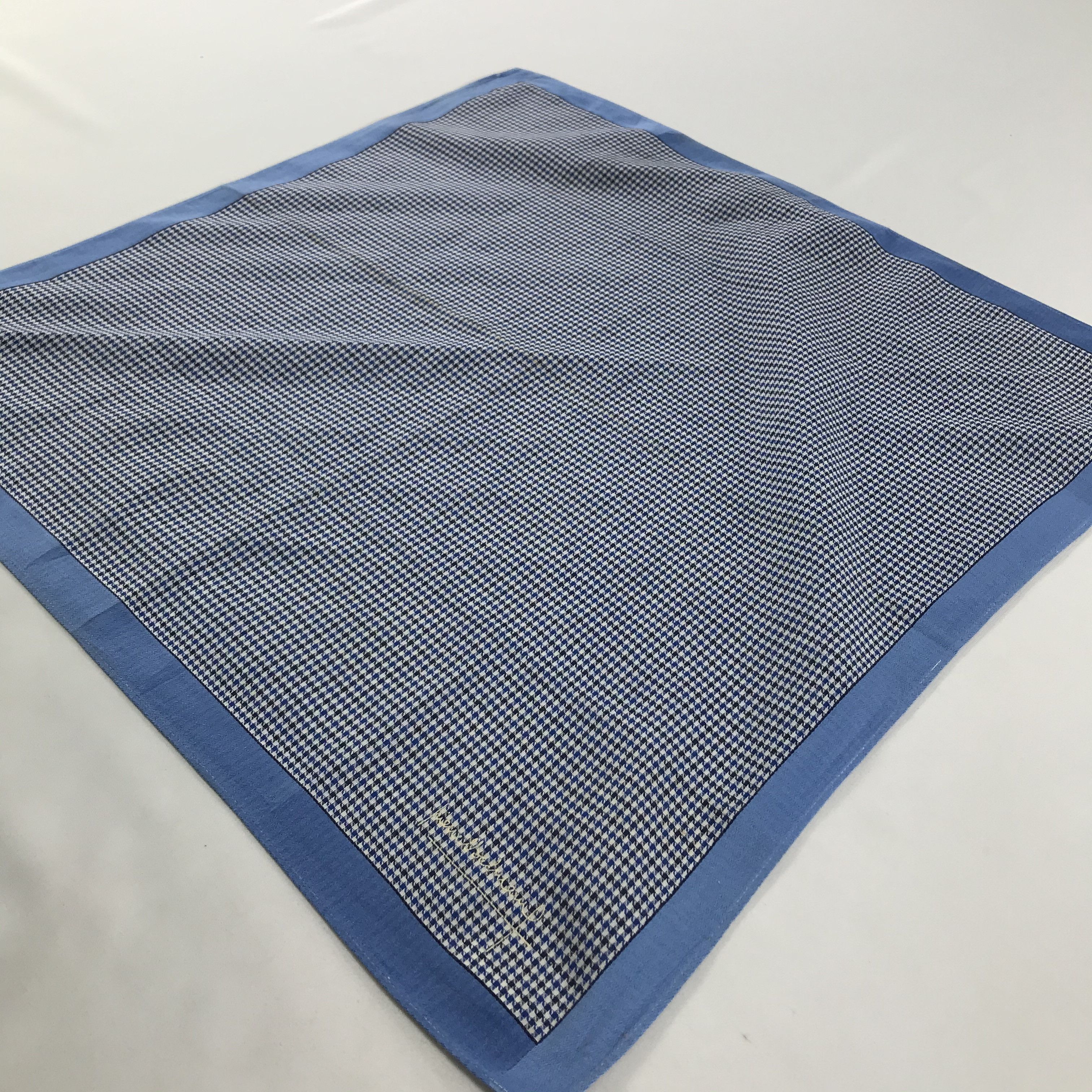 Pierre Balmain × Vintage Pierre Balmain Bandana / Handkerchief / Neckerchief - S1420 Size ONE SIZE - 2 Thumbnail