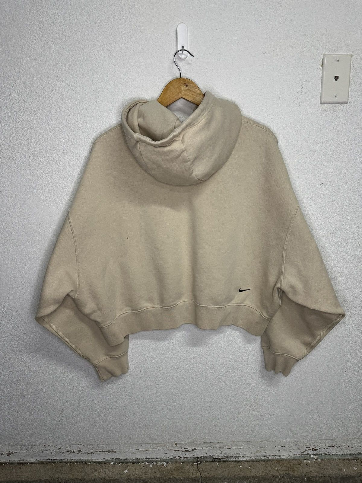 Nike ACG Nike ACG Women’s Beige Cropped Hoodie Size S / US 4 / IT 40 - 2 Thumbnail