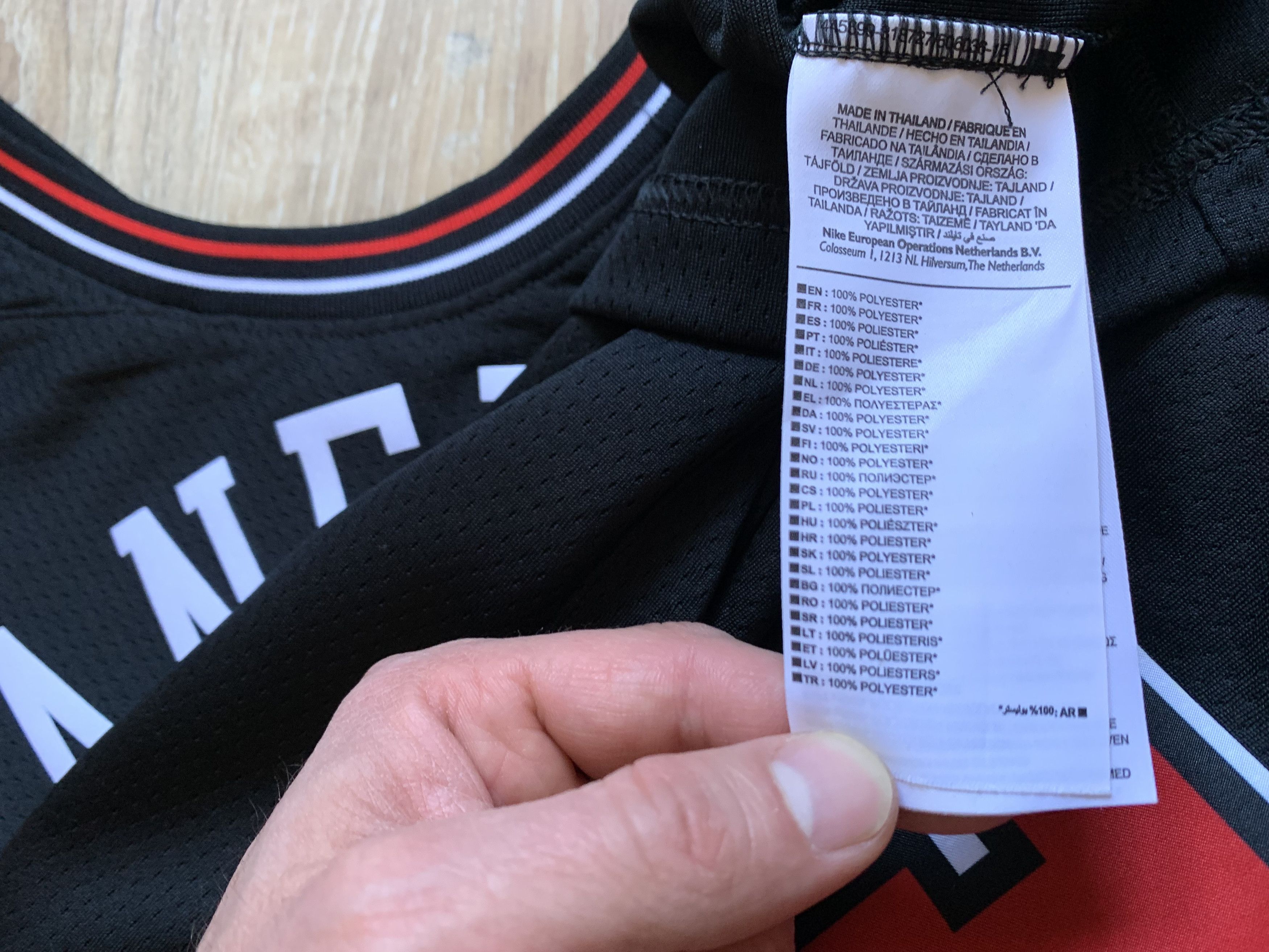 NBA × Vintage Chicago Bulls NBA Lauri Markkanen #24 Nike Jersey Size US M / EU 48-50 / 2 - 10 Thumbnail