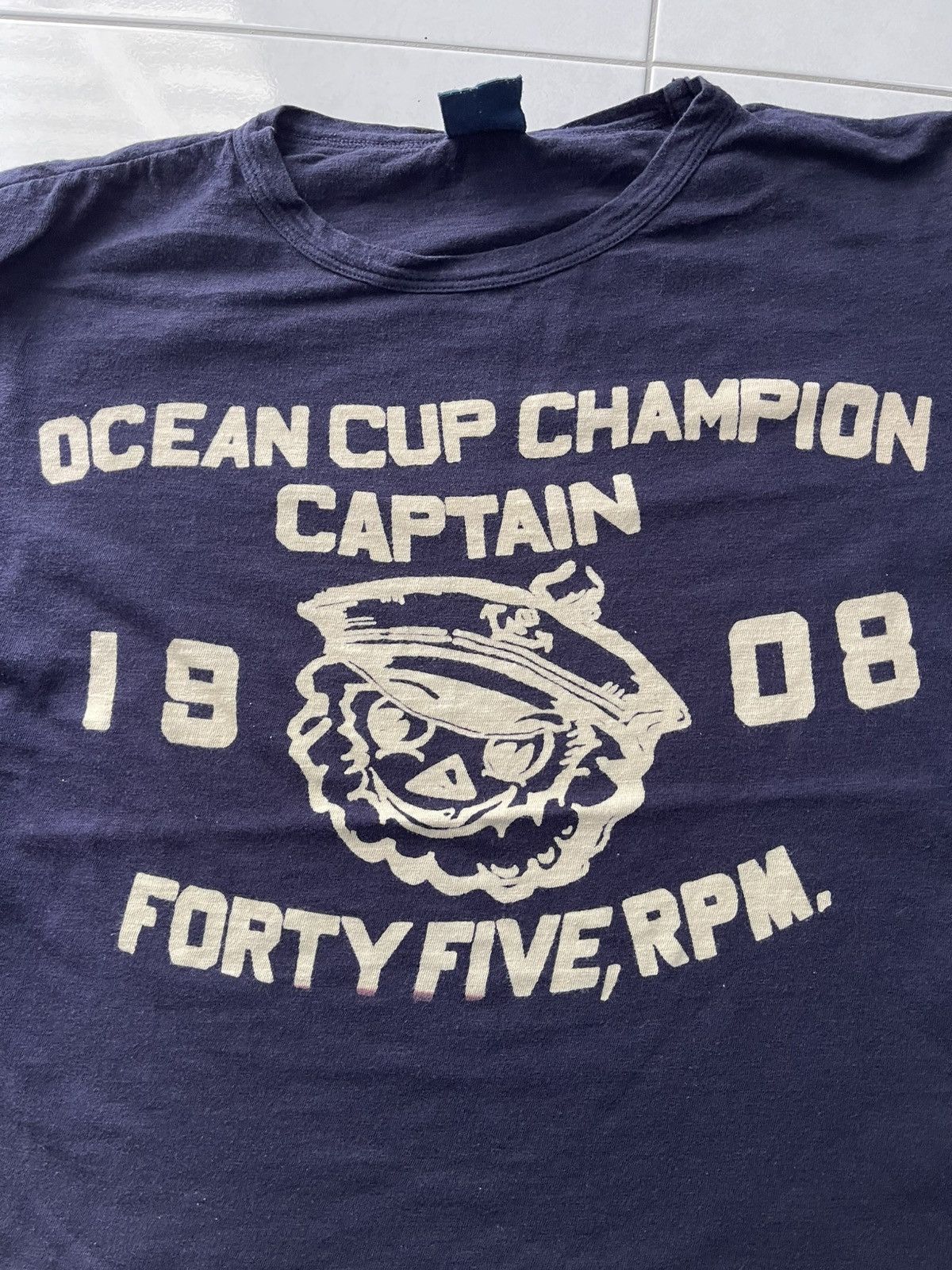 45rpm VTG 45 RPM OCEAN CUP CHAMPION CAPTAIN TEE SIZE 3 VERY RARE Size US M / EU 48-50 / 2 - 2 Thumbnail