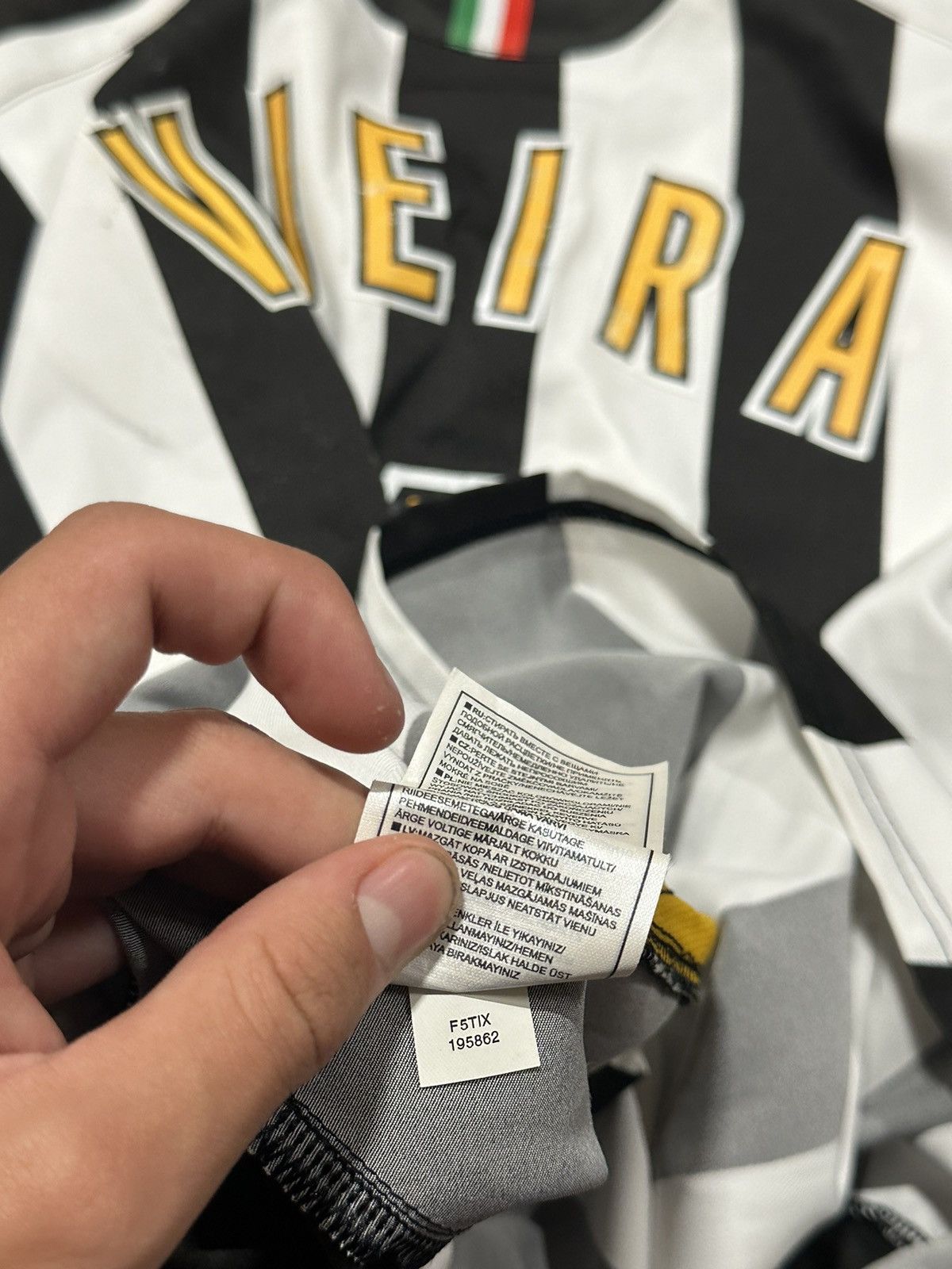 Nike × Vintage Vintage Soccer Jersey Juventus 2005-2006 Veira❗️ Size US L / EU 52-54 / 3 - 18 Thumbnail