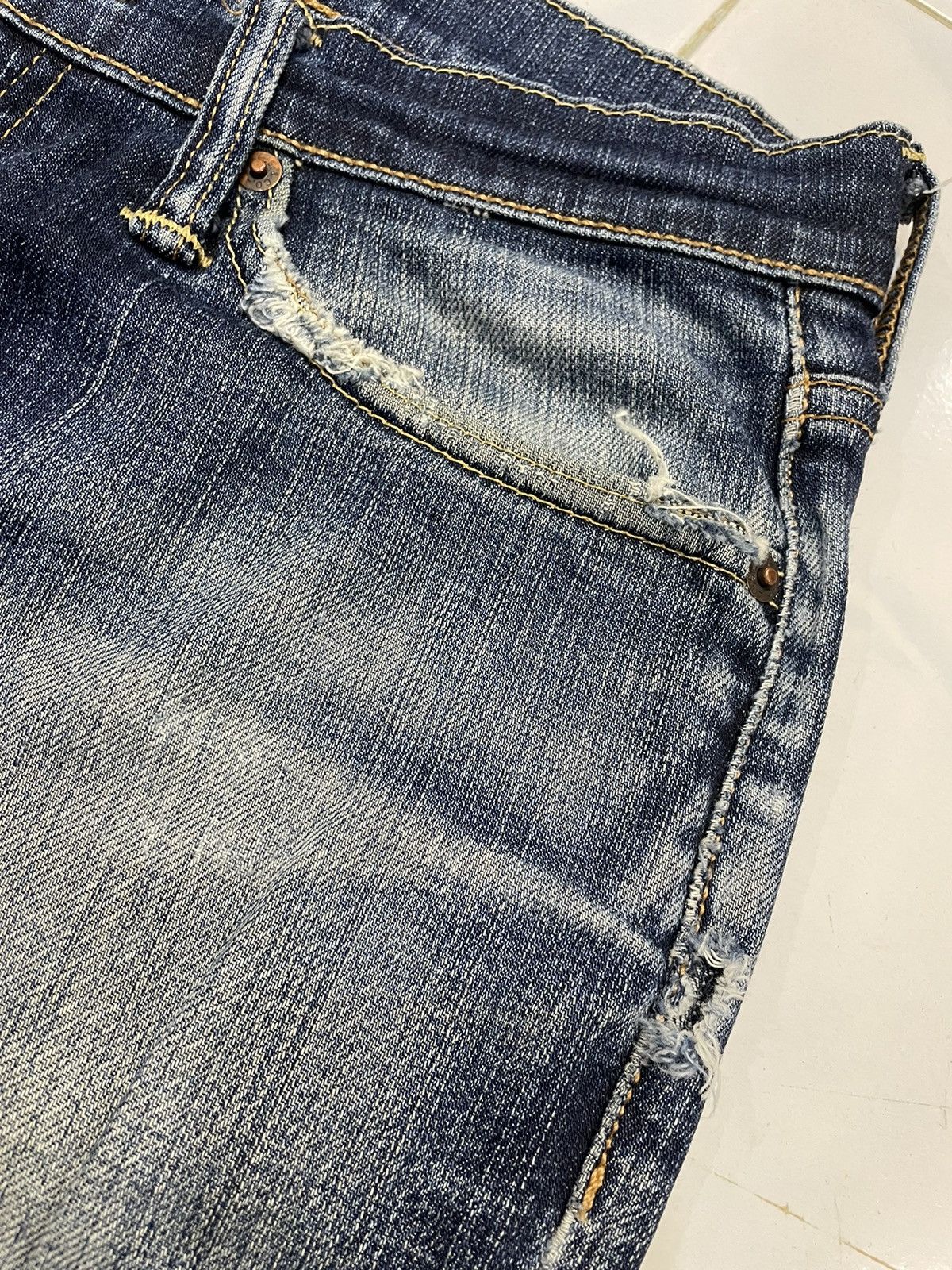 Levi's Vintage Levi's 541 Distressed Faded Jeans Size US 30 / EU 46 - 7 Thumbnail