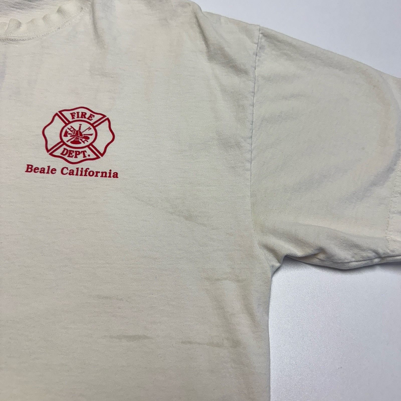 Vintage Vintage United We Stand Beale California Fire Dept T Shirt Size US XL / EU 56 / 4 - 6 Thumbnail